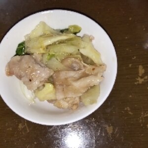 キャベツと豚肉の中華炒め